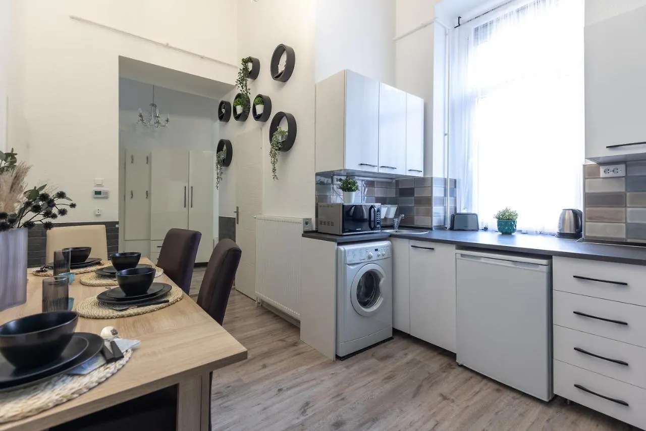 Urban Oasis Apartment ブダペスト ハンガリー